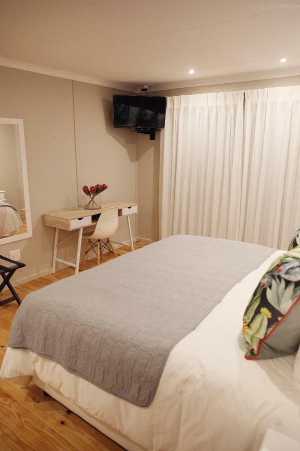 Eden Guesthouse B&B Dana Bay Esterno foto